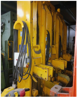 Lot C102:  Lifting Jack - Total = 2